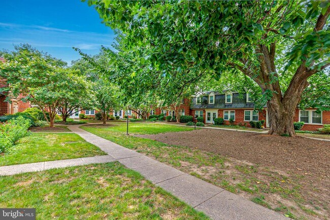 2700 16th St S in Arlington, VA - Foto de edificio - Building Photo