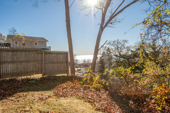 4 Bayview Rd in East Lyme, CT - Building Photo - Building Photo