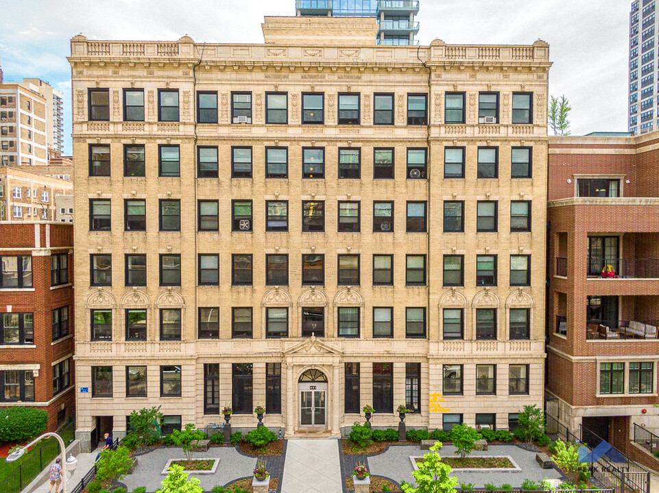 451 W Melrose St in Chicago, IL - Foto de edificio