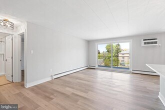100 Windermere Ave-Unit -204 in Wayne, PA - Building Photo - Building Photo