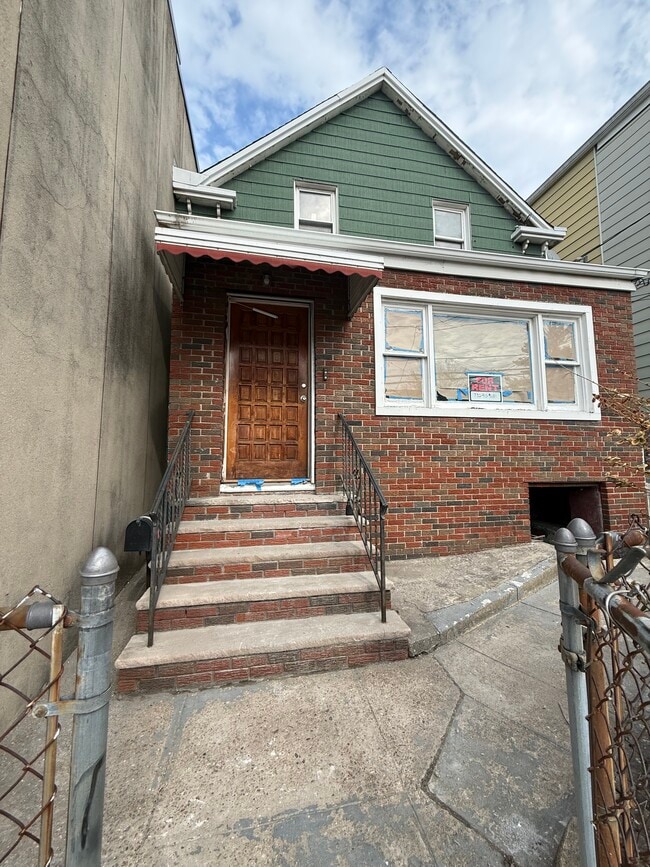 76 Greenville Ave, Unit 1st Floor