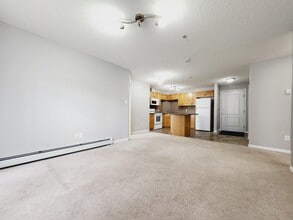 330 Clareview Station Dr NW in Edmonton, AB - Building Photo - Building Photo
