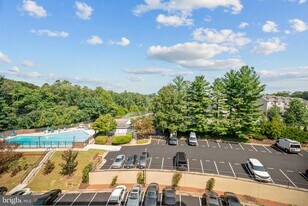 3800 Powell Ln in Falls Church, VA - Building Photo