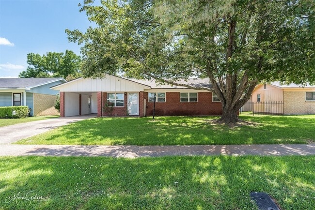 property at 1202 Wisteria St