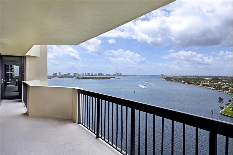 115 Lakeshore Dr-Unit -1848 in North Palm Beach, FL - Building Photo