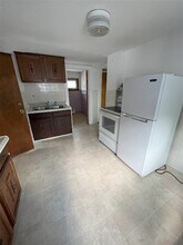 317 Squires Ave-Unit -2 in Endicott, NY - Foto de edificio - Building Photo