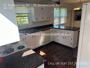 35 Skowhegan Rd-Unit -35 Skowhegan Rd in Fairfield, ME - Building Photo - Building Photo