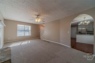 670 Woodland Ridge Dr in Monroe, GA - Foto de edificio - Building Photo