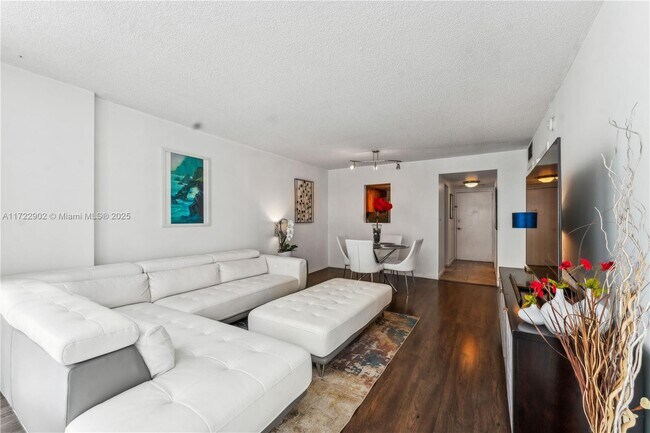 1228 West Ave, Unit 204 in Miami Beach, FL - Building Photo - Building Photo