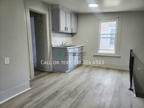 149 Rhodes Ave in Akron, OH - Foto de edificio - Building Photo