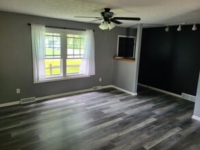 1852 Churchill Downs Rd in Newark, OH - Building Photo - Building Photo