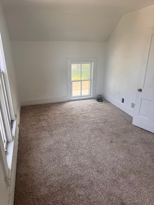 1231 Jackson St, Unit 2 in Pecatonica, IL - Building Photo - Building Photo