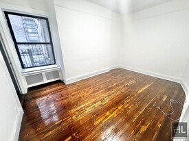 1427 York Ave in New York, NY - Building Photo