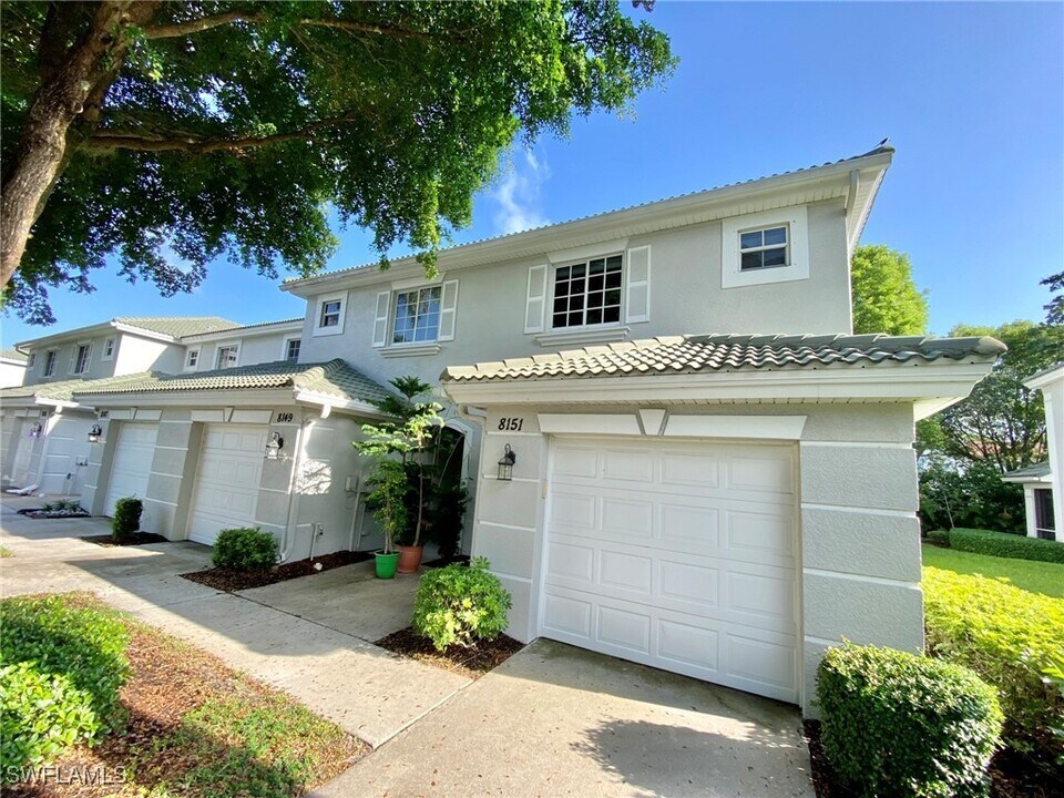 8151 Pacific Beach Dr in Ft. Myers, FL - Building Photo