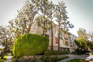 5625 Windsor Way, Unit East -05 in Culver City, CA - Building Photo