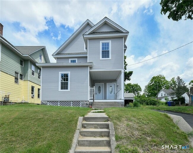 property at 213 E Pearl St