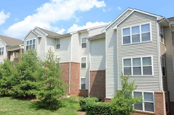 Timberleaf Estates in Martinsburg, WV - Foto de edificio