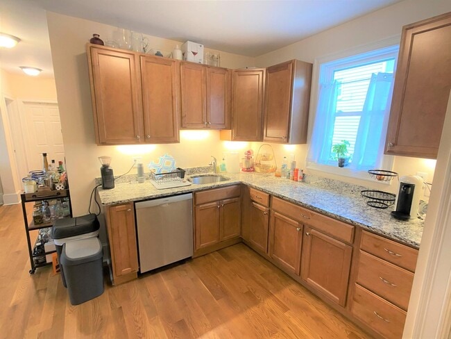 23 Willard Ave, Unit #2