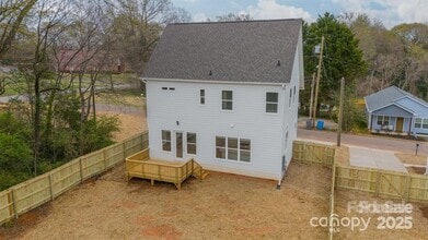 576 Reid St in Belmont, NC - Building Photo - Building Photo