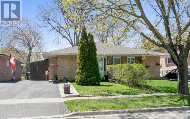 property at 1502 Thetford Ct
