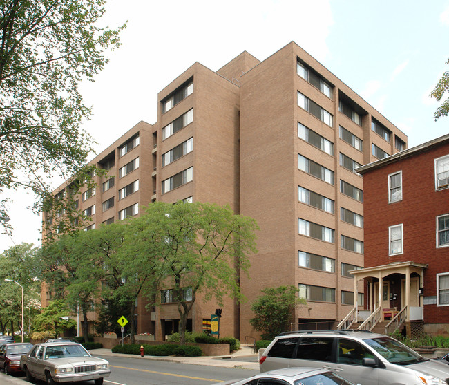 Capitol Towers in Hartford, CT - Building Photo - Building Photo