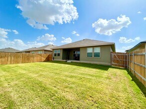 544 Taggart Trail in Jarrell, TX - Building Photo - Building Photo
