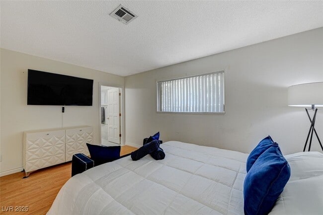 property at 5248 Rambling Rd