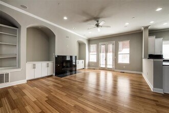 4432 Bowser Ave in Dallas, TX - Foto de edificio - Building Photo