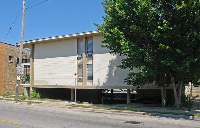 5520-5522 W Burnham St in West Allis, WI - Building Photo - Building Photo