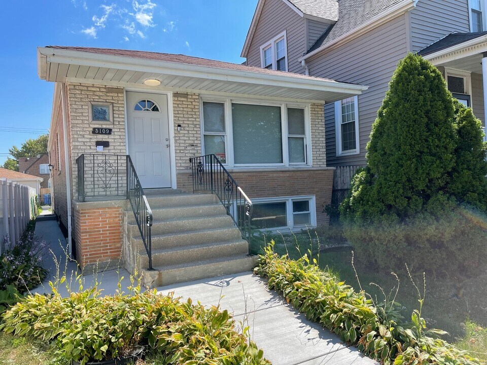 5109 S Richmond St in Chicago, IL - Building Photo