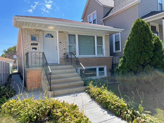 property at 5109 S Richmond St