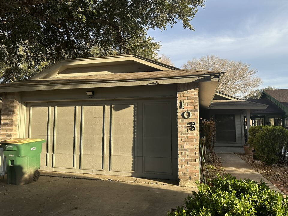 103 Montego Ct in Victoria, TX - Building Photo