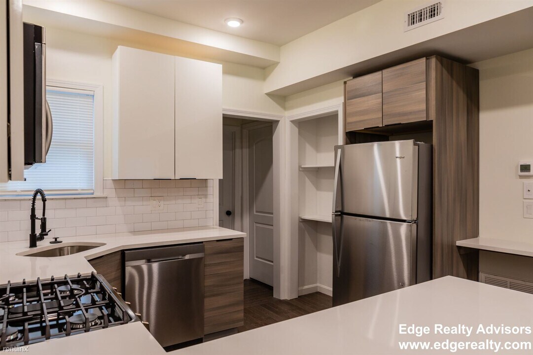 92 Lexington St-Unit -Apt 1 in Boston, MA - Foto de edificio