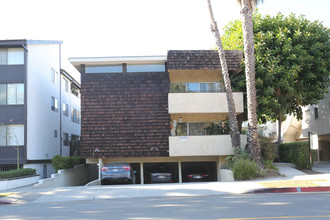 11679 Montana Ave in Los Angeles, CA - Building Photo - Building Photo