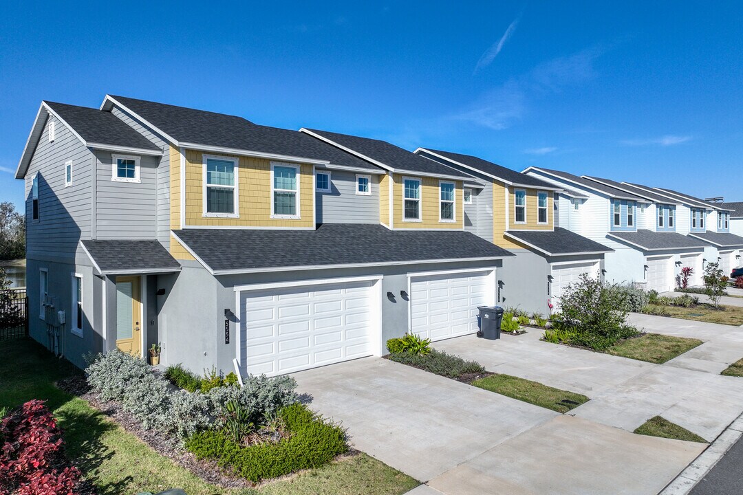 Cyrene at MiraBay in Apollo Beach, FL - Foto de edificio