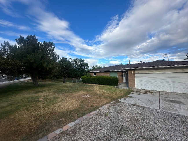13331 S Trestle Ln in Riverton, UT - Building Photo - Building Photo