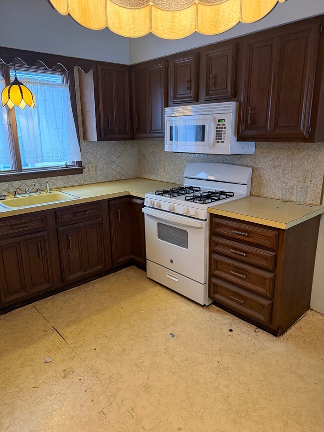 75 Shoshone St, Unit Upper in Buffalo, NY - Foto de edificio - Building Photo