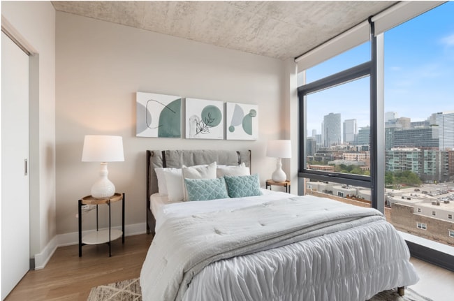 1040 W Van Buren St in Chicago, IL - Foto de edificio - Building Photo