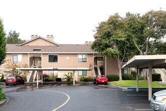 200 Shoreline Ct in Richmond, CA - Building Photo - Building Photo