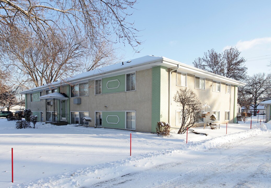 8601 Nicollet Ave S in Bloomington, MN - Building Photo