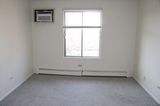 2 Timber Ln in Vernon Hills, IL - Building Photo - Building Photo