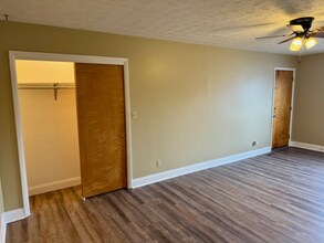 2203 Adams Ave in Huntington, WV - Foto de edificio - Building Photo