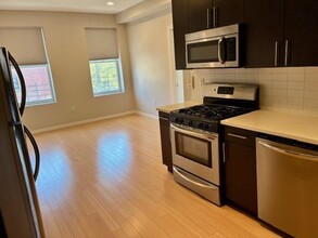 1300 Park Ave-Unit -3B in Hoboken, NJ - Building Photo - Building Photo