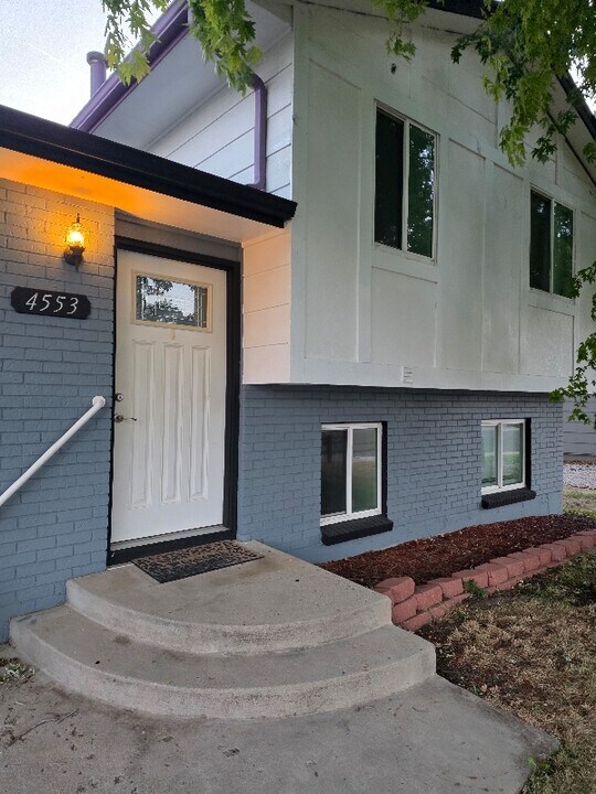 4553 S Dudley St-Unit -1 in Littleton, CO - Building Photo