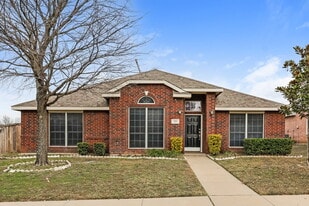 155 Hannah Cir in Cedar Hill, TX - Building Photo