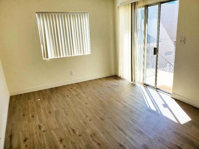 361 13th St, Unit SEAL BEACH #4 in Seal Beach, CA - Building Photo - Building Photo