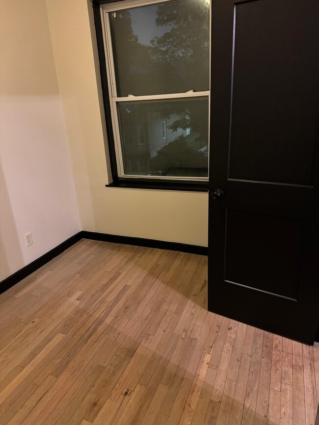 2132 S Harding Ave, Unit 2 in Chicago, IL - Building Photo - Building Photo