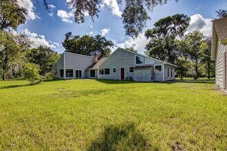 3 Chipmunk Ct in Lake Jackson, TX - Building Photo - Building Photo