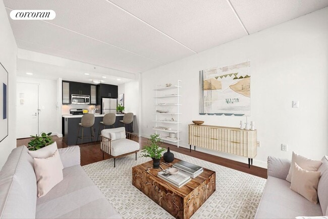 41-34 Crescent St in Queens, NY - Building Photo - Building Photo