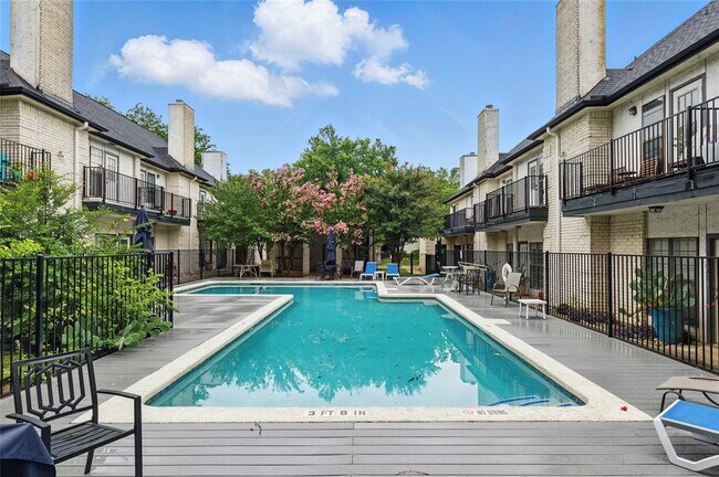 property at 1307 Kinney Ave